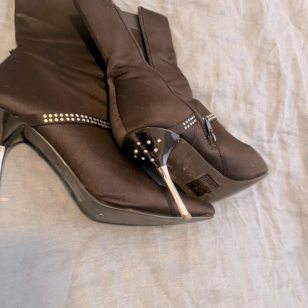 Boots - Picture 2 of 2